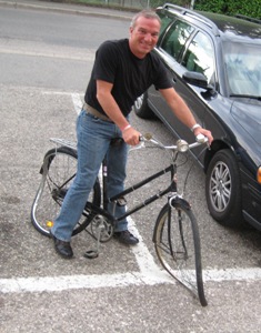 Keith Peterson biking in France?