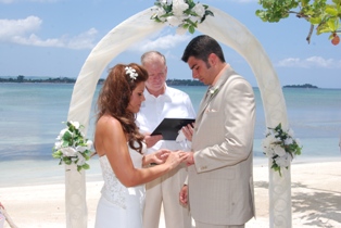 Saying vows on the beach